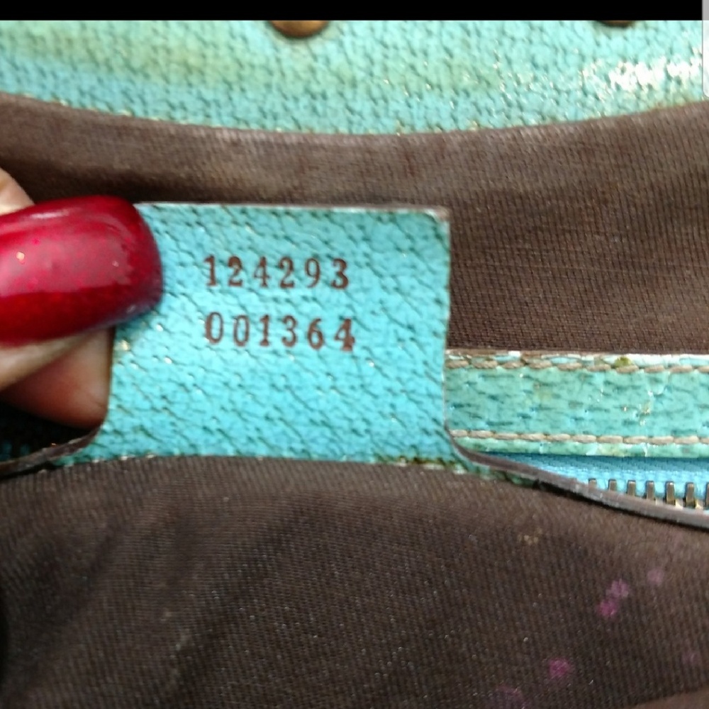 GUCCI(SOLD) - Picture 2 of 3